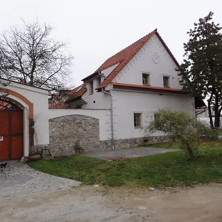 Konukevi Keramika Jindřichŭv Hradec